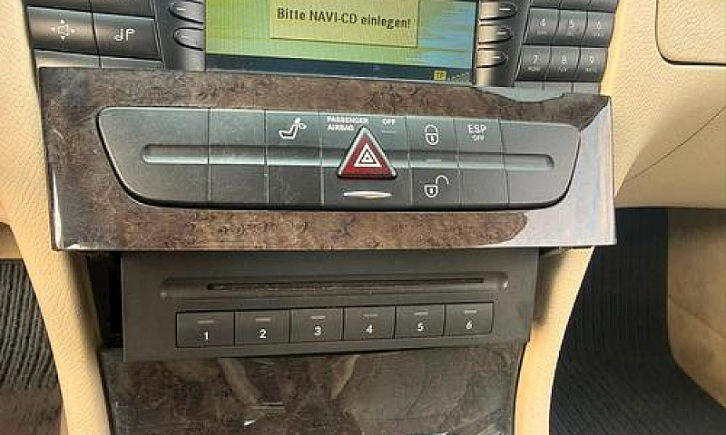 Mercedes-Benz E 220 ...