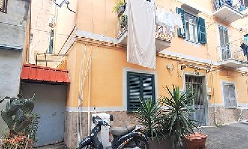Ad. Piazza Carlo Iii...