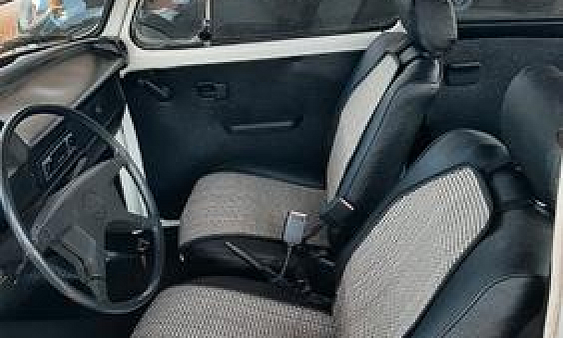 Volkswagen Maggiolin...