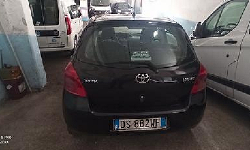 Toyota Yaris 1.0 5 P...