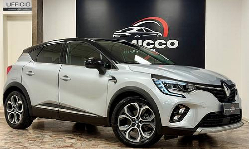 Renault Captur Plug-...