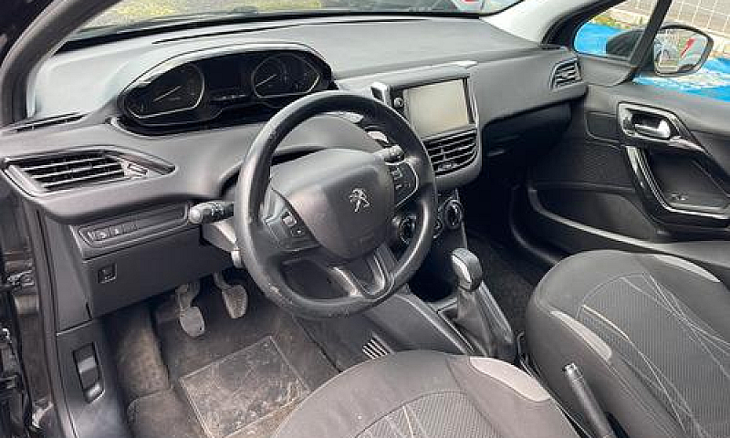 Peugeot 208...