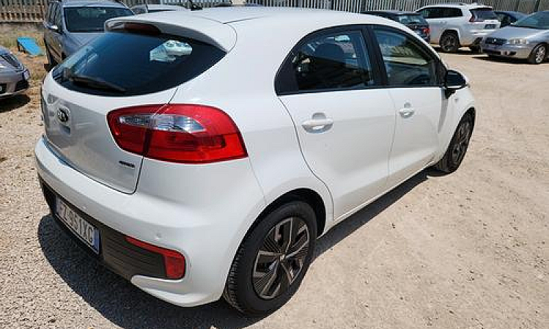 Kia Rio 1.1 Crdi 5P....