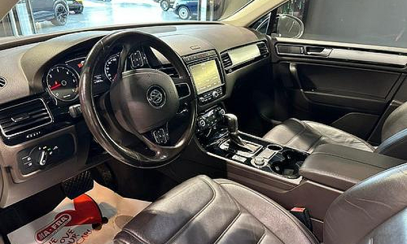 Volkswagen Touareg 3...