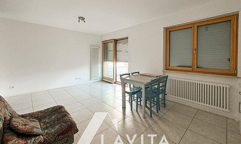 Monolocale Con Balco...
