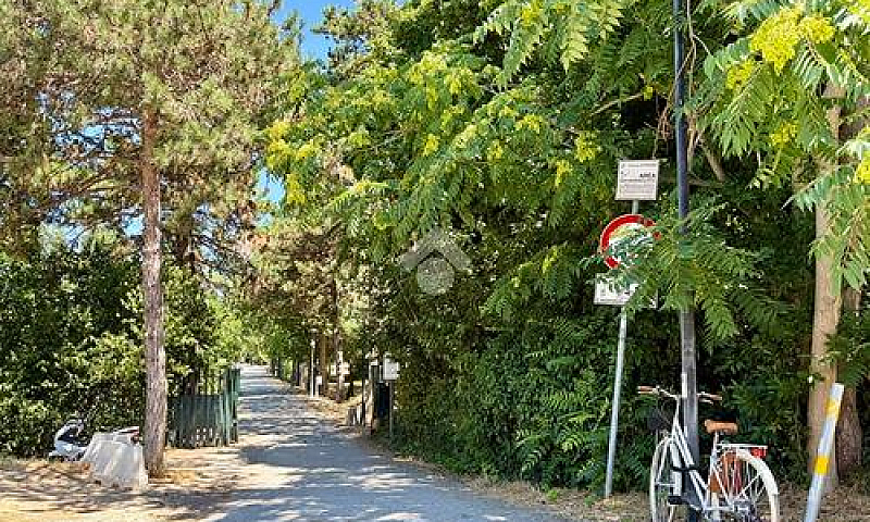 4 Locali A Pesaro...