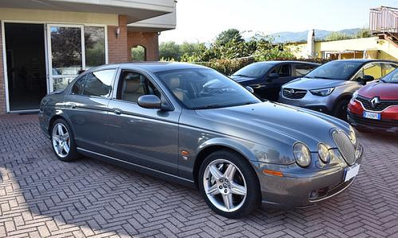 Jaguar S-Type R 4.2 ...
