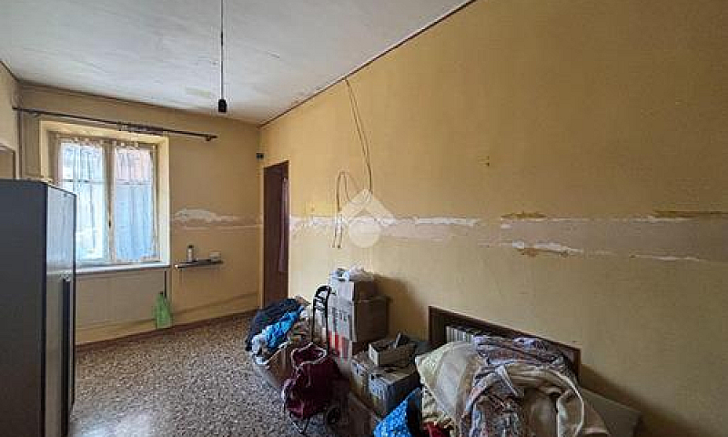 2 Locali A Chivasso...