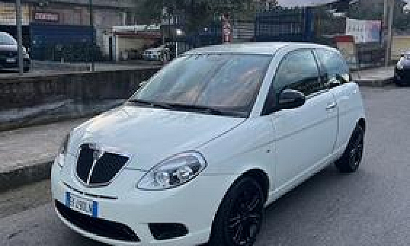 Lancia Ypsilon 1.3 M...
