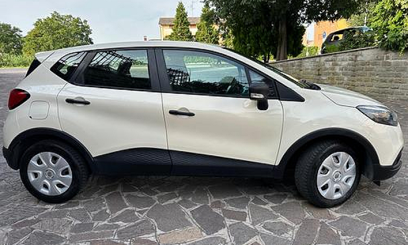 Renault Captur 0.9 T...