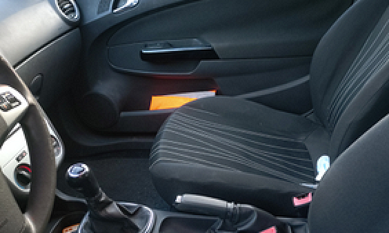 Opel Corsa Con Impia...
