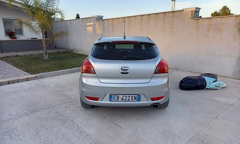 Kia Ceed 2010...