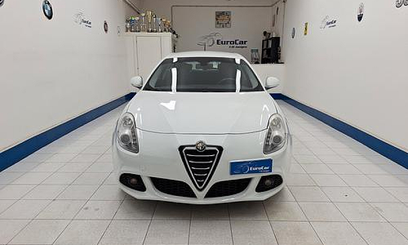 Alfa Romeo Giulietta...