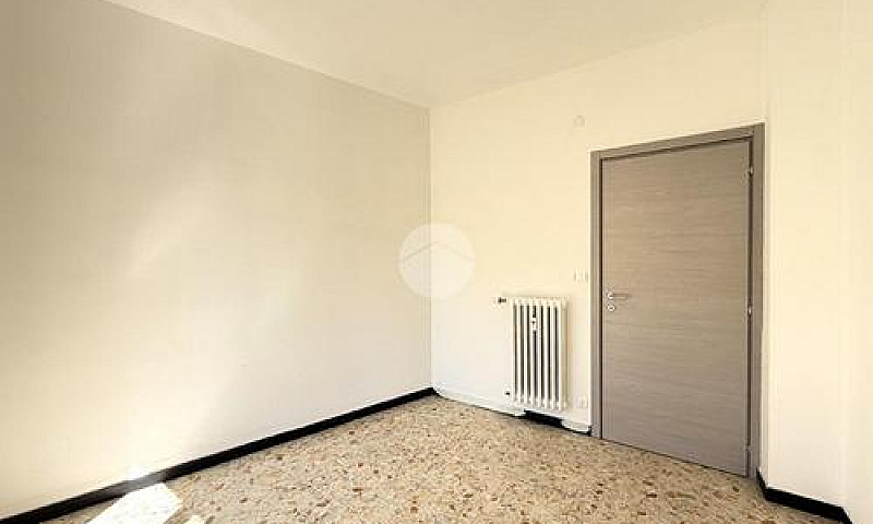 4 Locali A Sanremo...