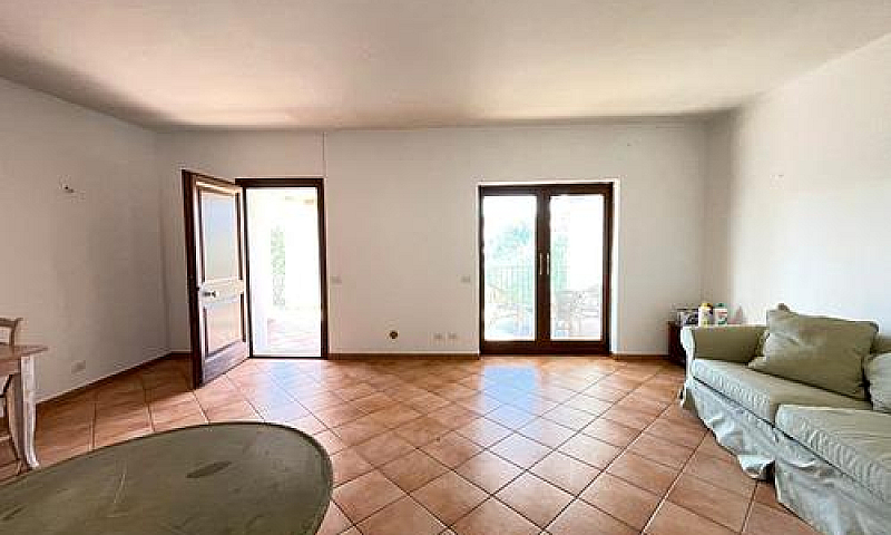 Casa Con Ingresso In...