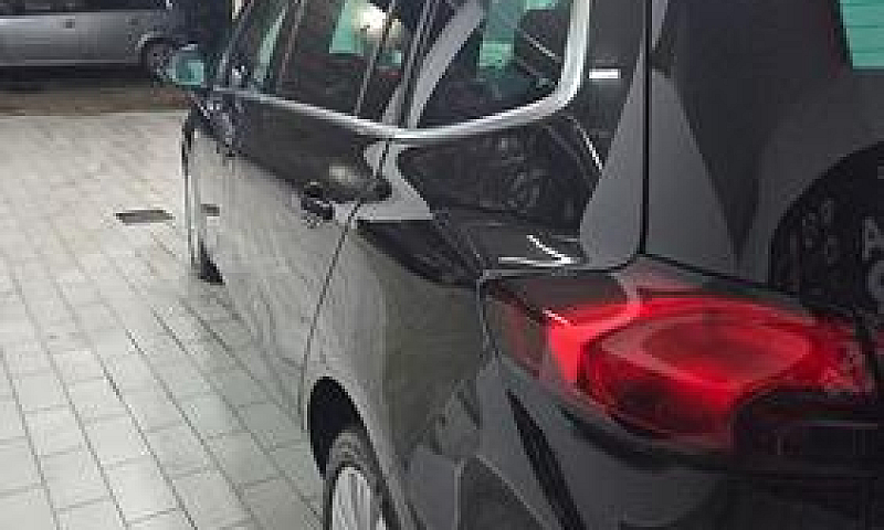 Opel Zafira 1.6 Turb...