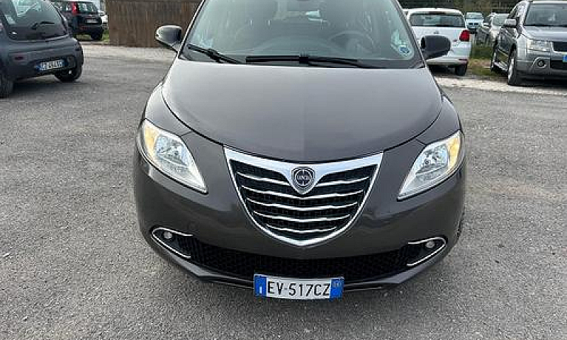 Lancia Ypsilon 0.9 T...