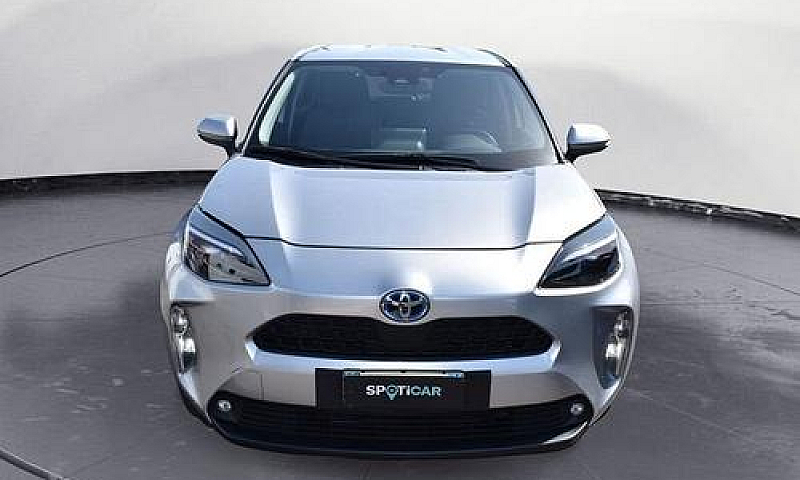 Toyota Yaris Cross 1...