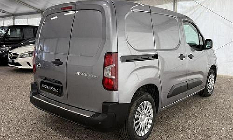 Toyota Proace City 1...