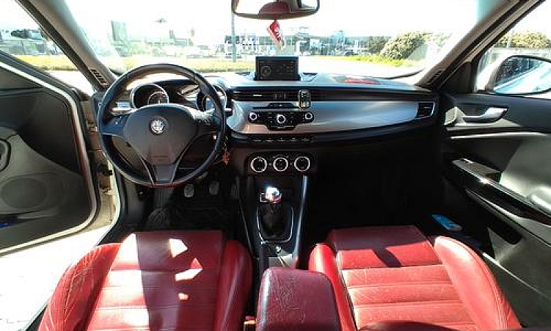 Alfa Romeo Giulietta...