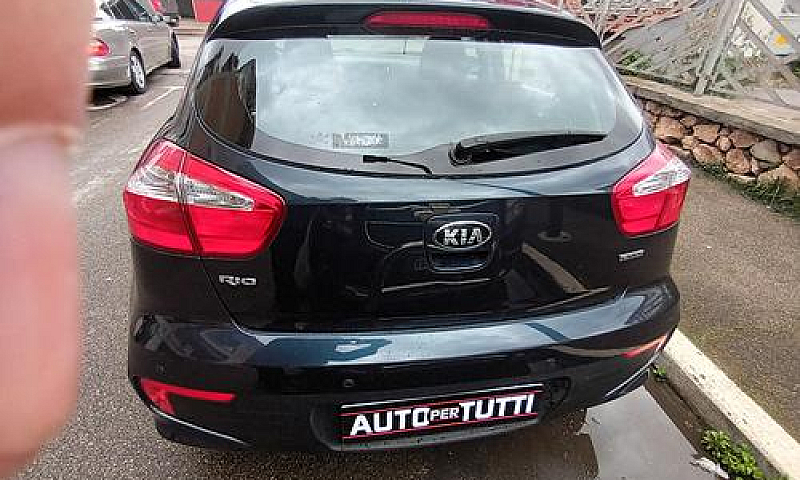 Kia Rio 1.1 Crdi 5P....
