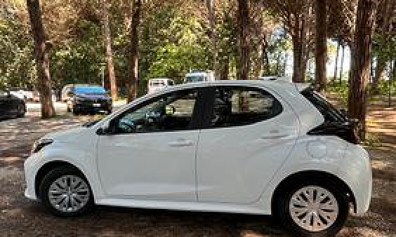 Toyota Yaris 1.5 Hyb...