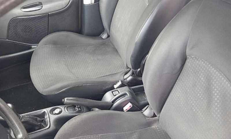 Peugeot 206 +...