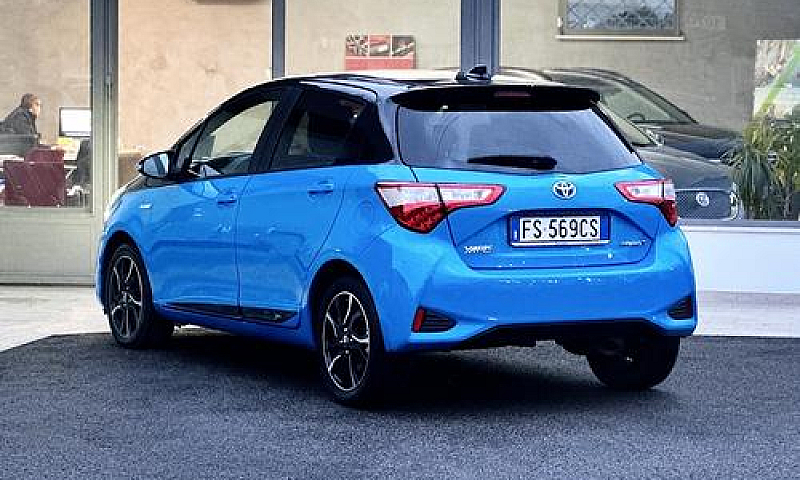 Toyota Yaris 1.5 Hyb...