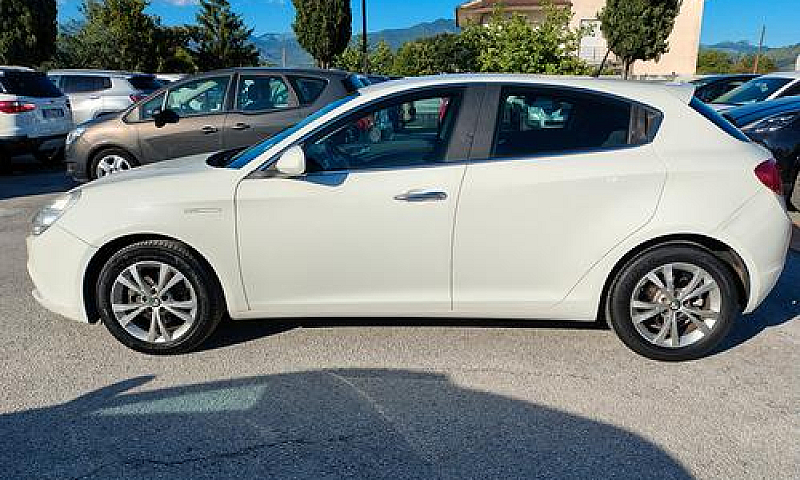 Alfa Romeo Giulietta...