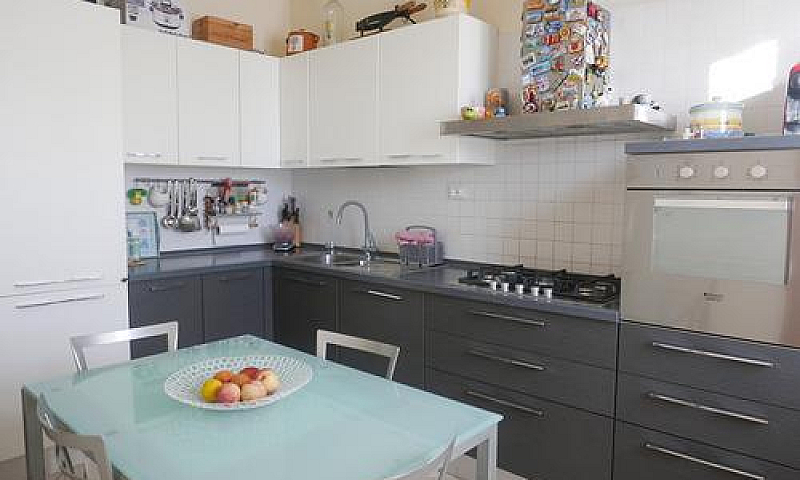 Porzione Di Casa A C...