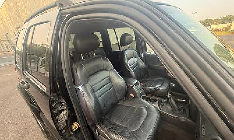 Jeep Cherokee 2.5 Cr...