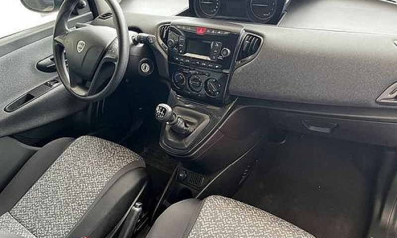 Lancia Ypsilon 1.0 F...