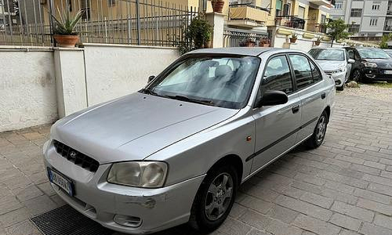 Hyundai Accent 1.3I ...