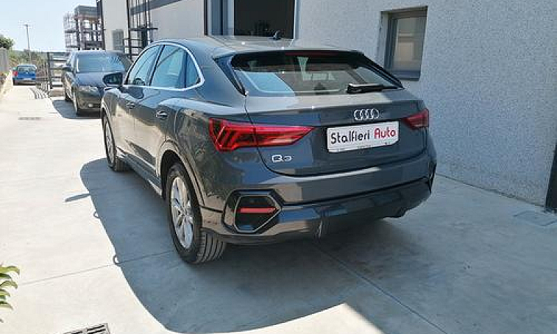Q 3 Sportback S.tron...