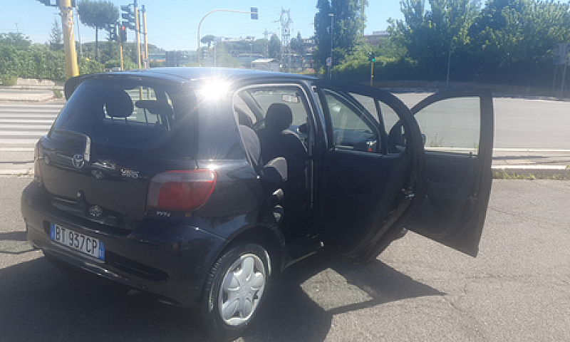 Toyota Yaris 1.0 5P....