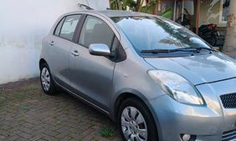 Toyota Yaris 1.3...