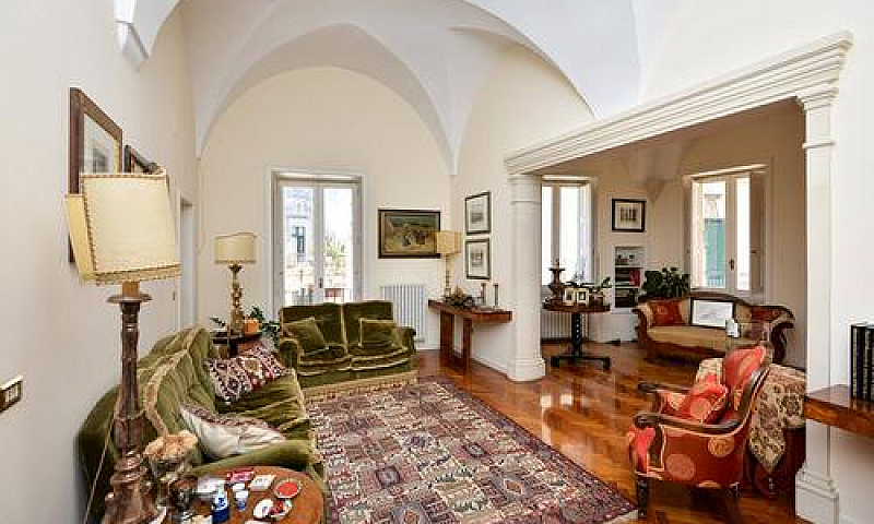 Palazzo - Lecce...