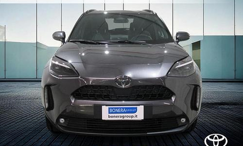 Toyota Yaris Cross 1...