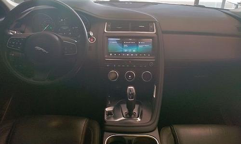 Jaguar E-Pace 2.0D 1...