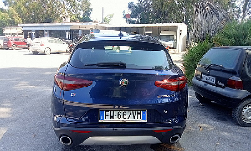 Alfa Stelvio...