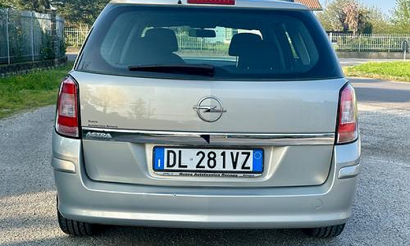 Opel Astra 1.4 16V T...