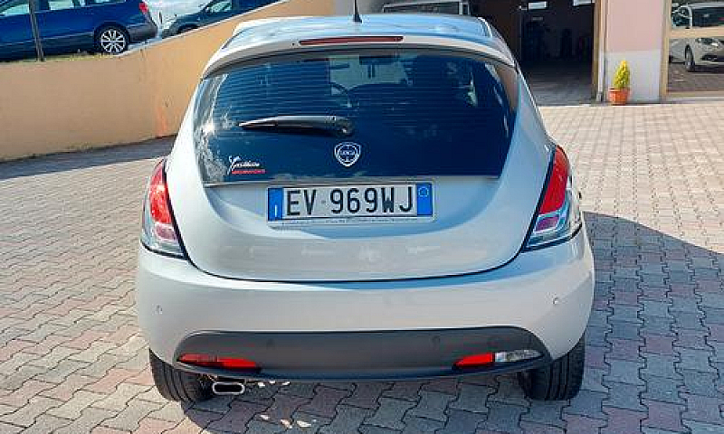 Lancia Ypsilon 1.3 M...