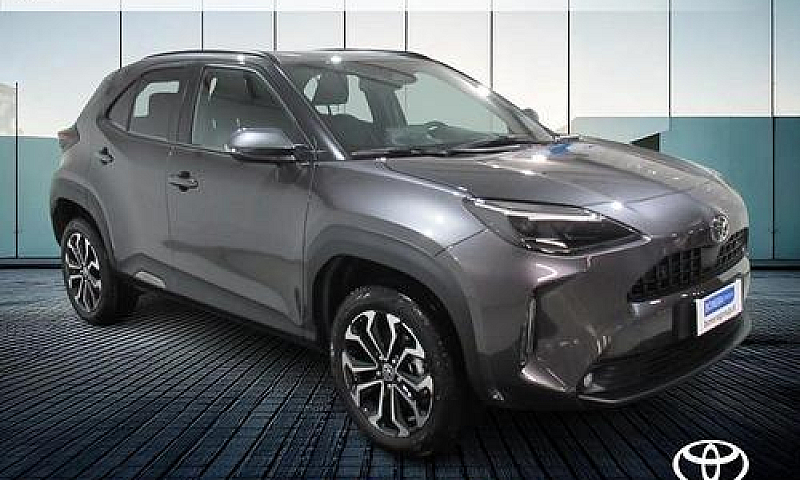 Toyota Yaris Cross 1...