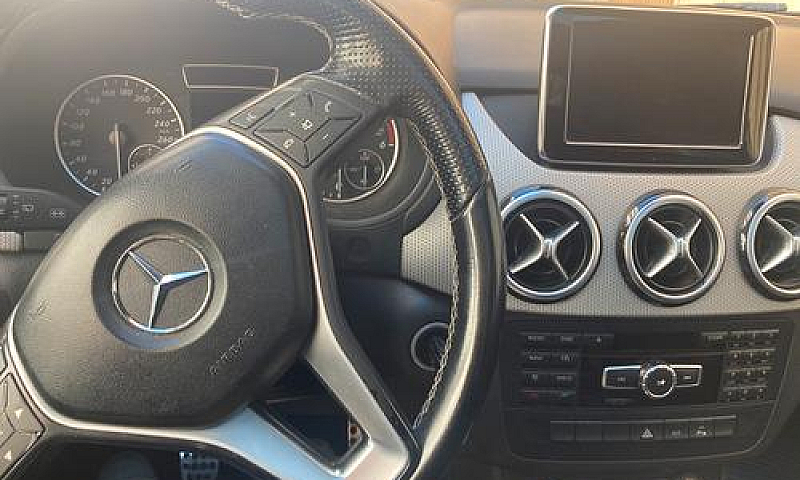 Mercedes B200 Premiu...