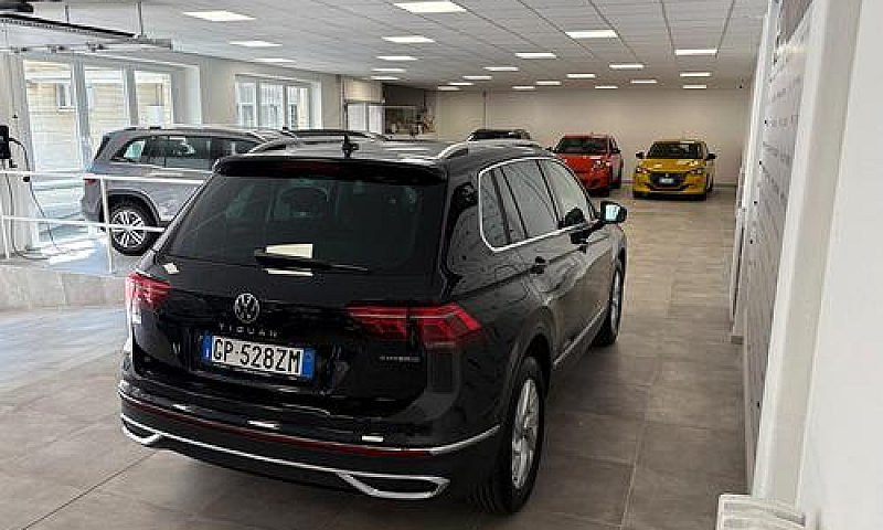 Volkswagen Tiguan 1....