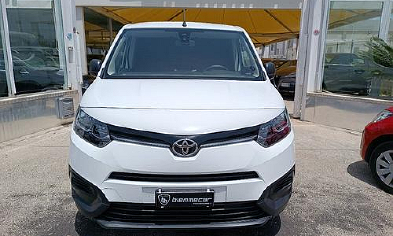 Toyota Proace City 1...