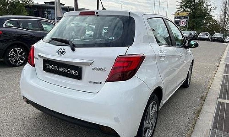 Toyota Yaris 1.5 Hyb...