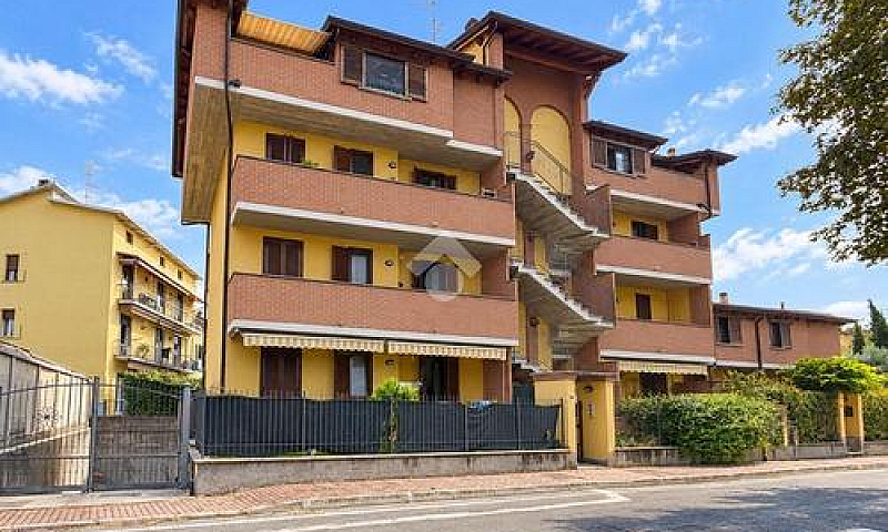 3 Locali A Caronno P...