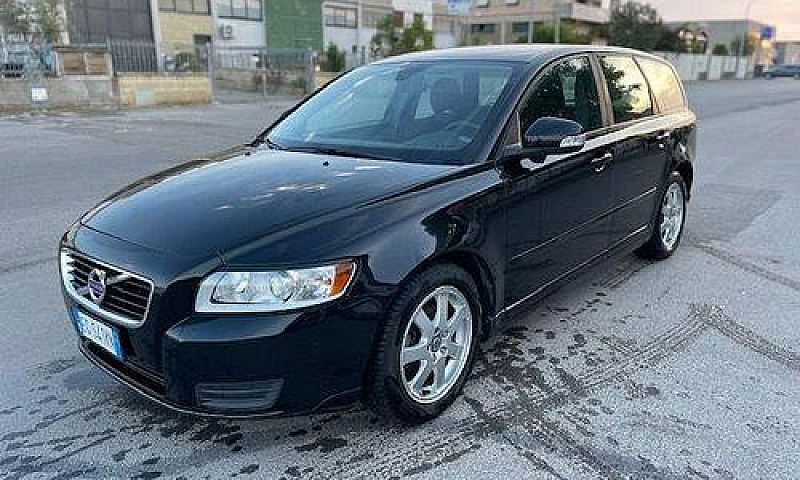 Volvo - V50 - D2 R-D...