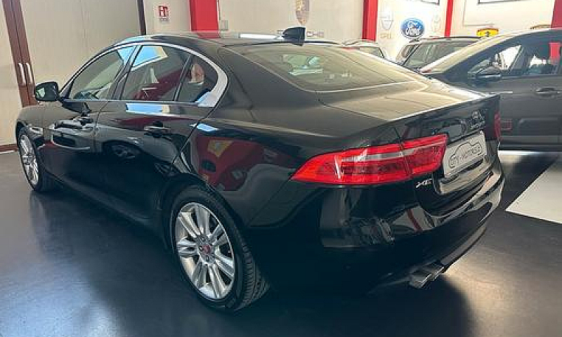 Jaguar Xe 2.0 D Turb...